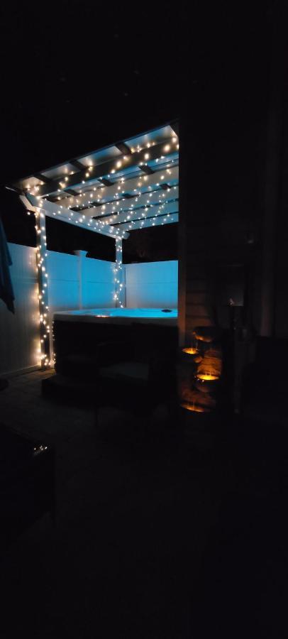 فيلا Hot Tub- 80'S Arcade- Pool Table- Historic Downtown- 7 Car Parking سانت أوغيستين المظهر الخارجي الصورة